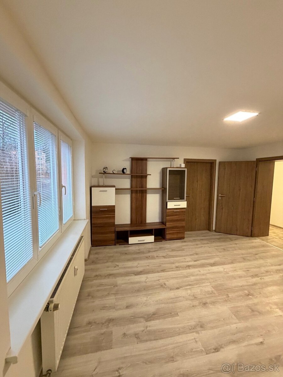 na predaj prerobený 2 izbový byt - Handlová - 16