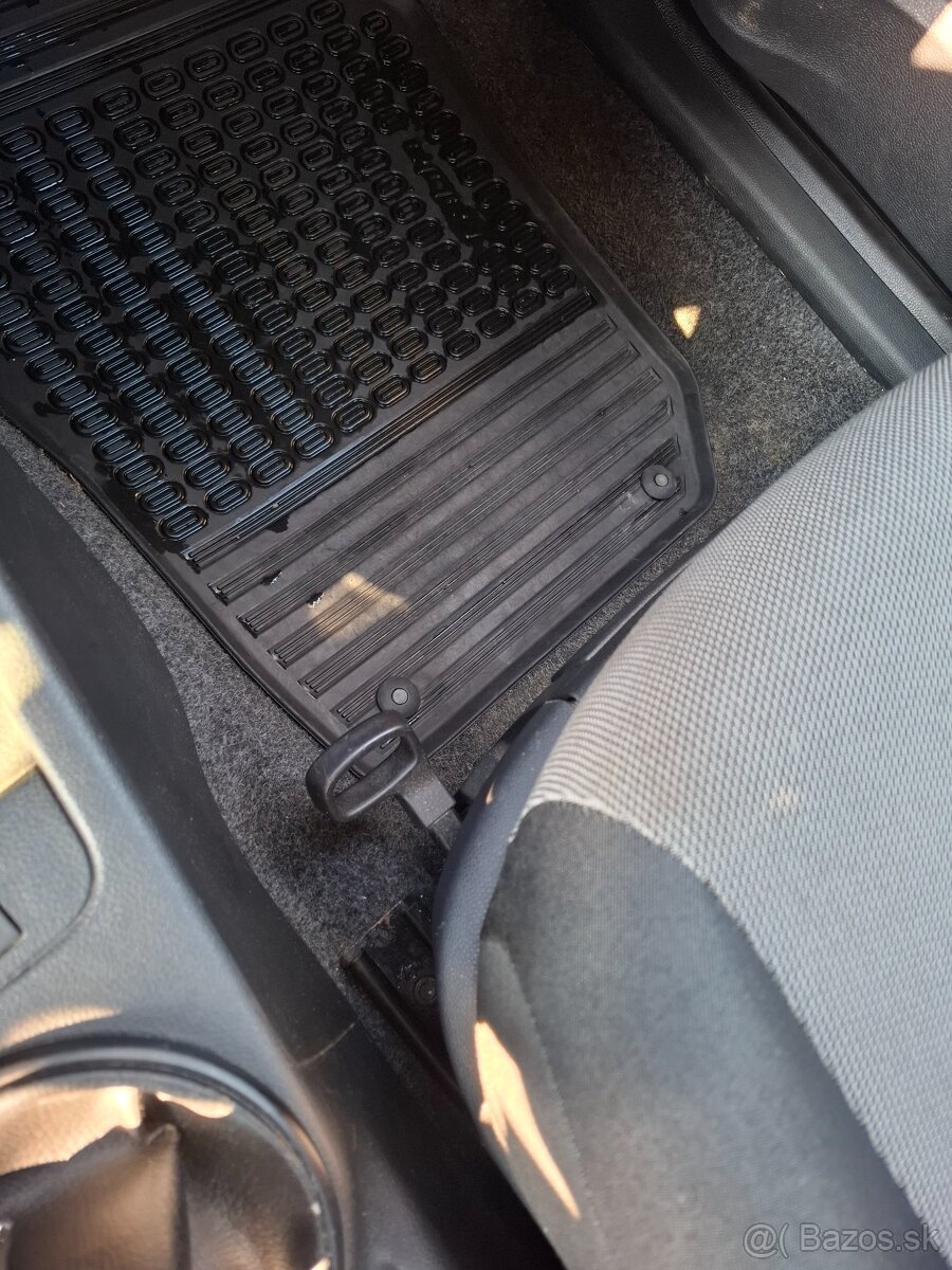 Škoda Fabia 2 (rok 2010) - 16