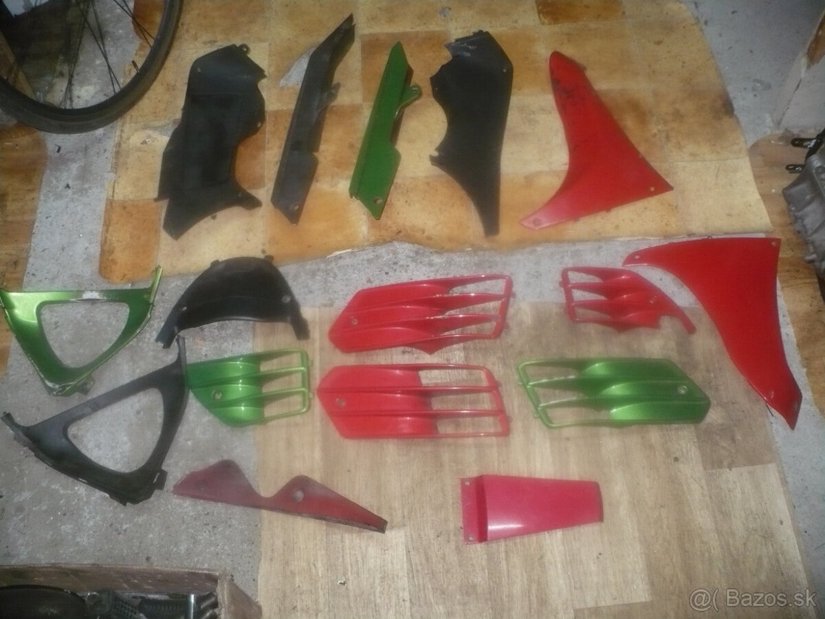 Suzuki RF 600/ 900 rv.94-díly ze tří moto - 16