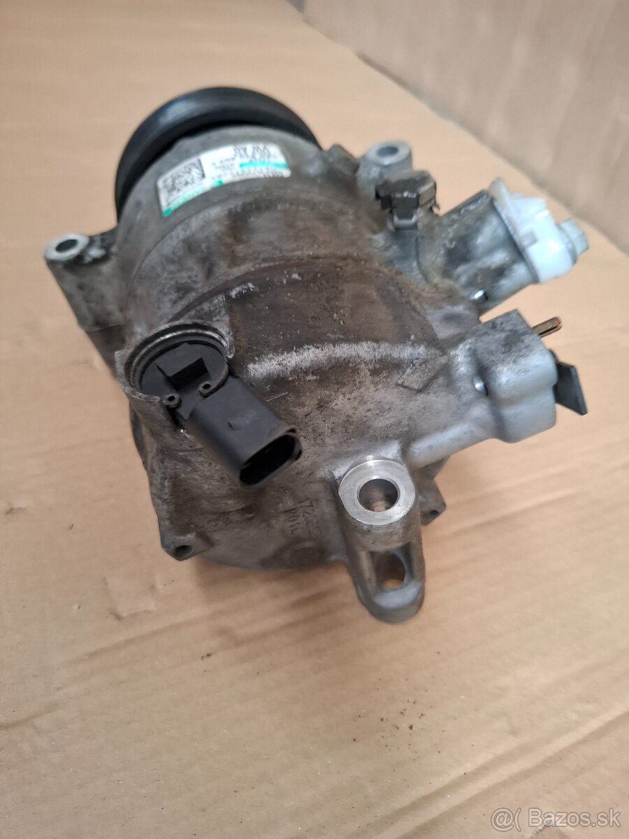 ŠKODA OCTAVIA 2 sedan zadný naraznik a kompresor klimatizáci - 16