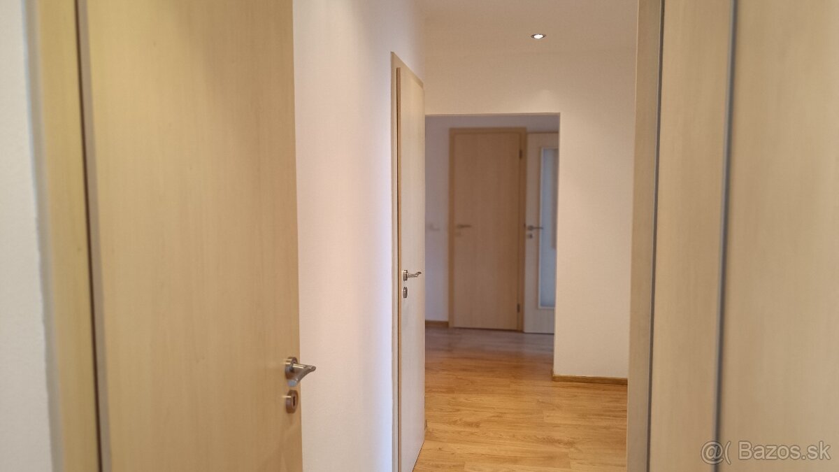 Prenájom slnečného 3i bytu v NMnV - Hájovky - 72 m² - 16