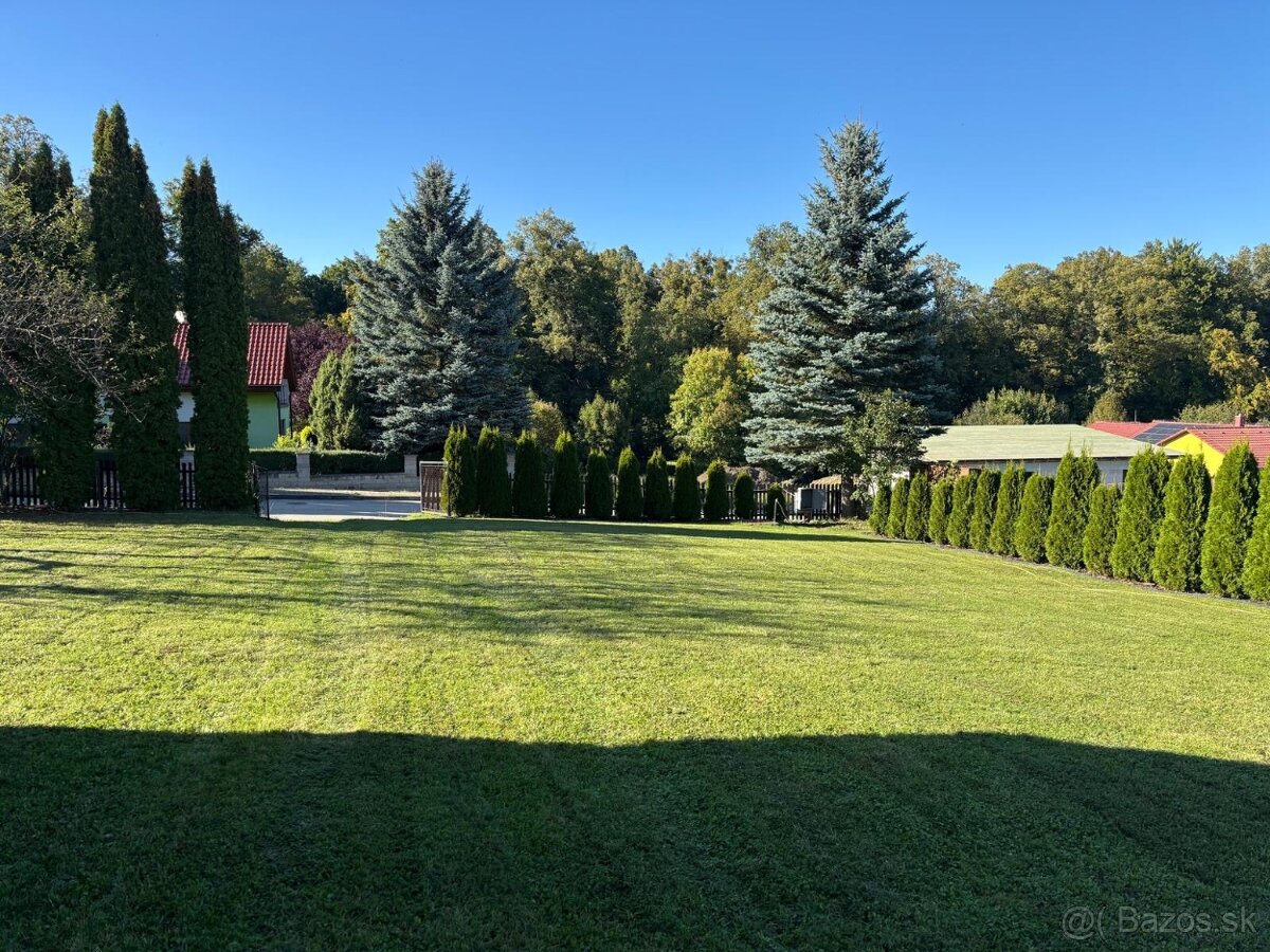 Pozemok s letnou chatkou 1021m2 vhodný na stavbu domu - 16