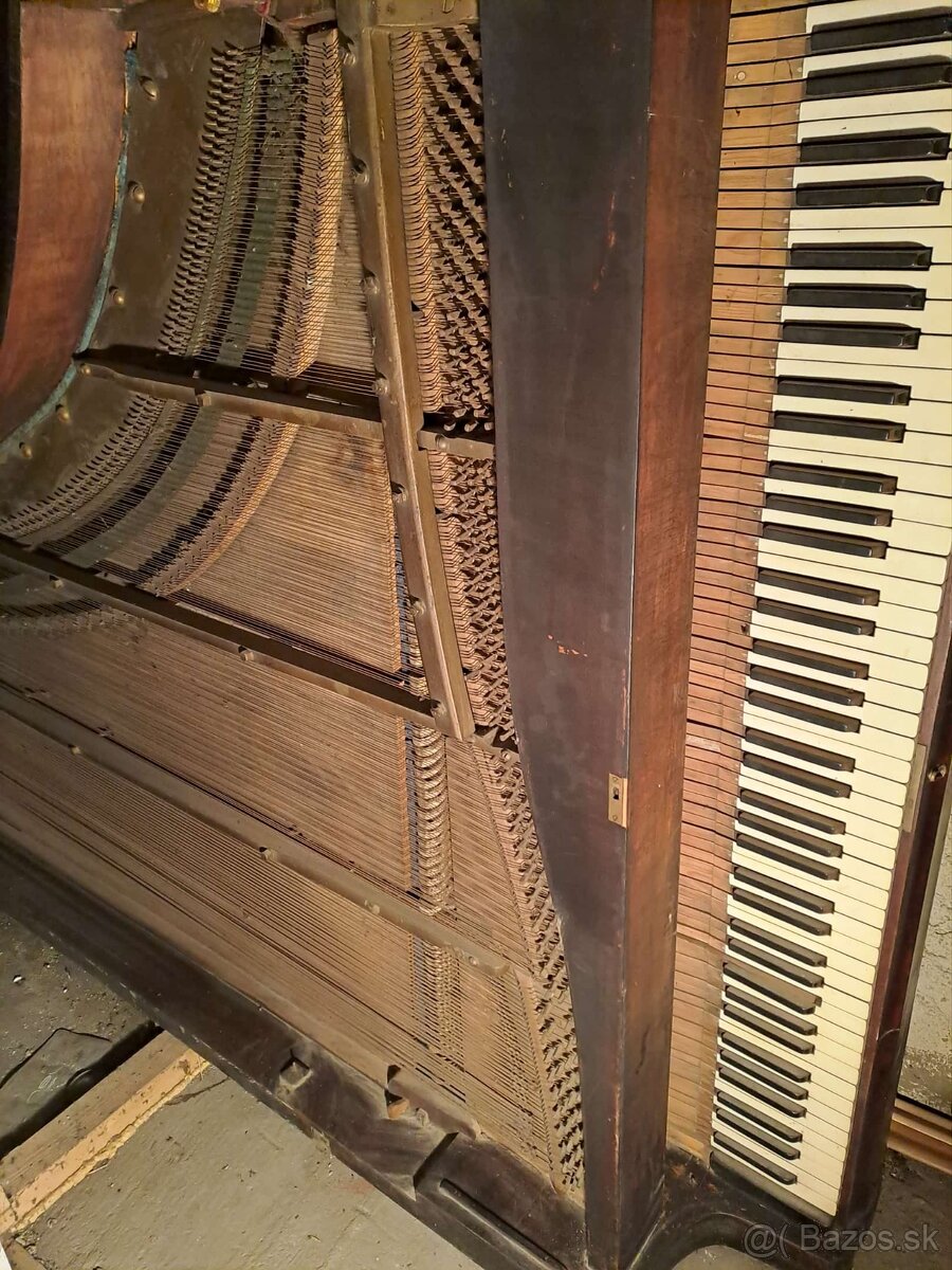 Klavír - krídlo - 16