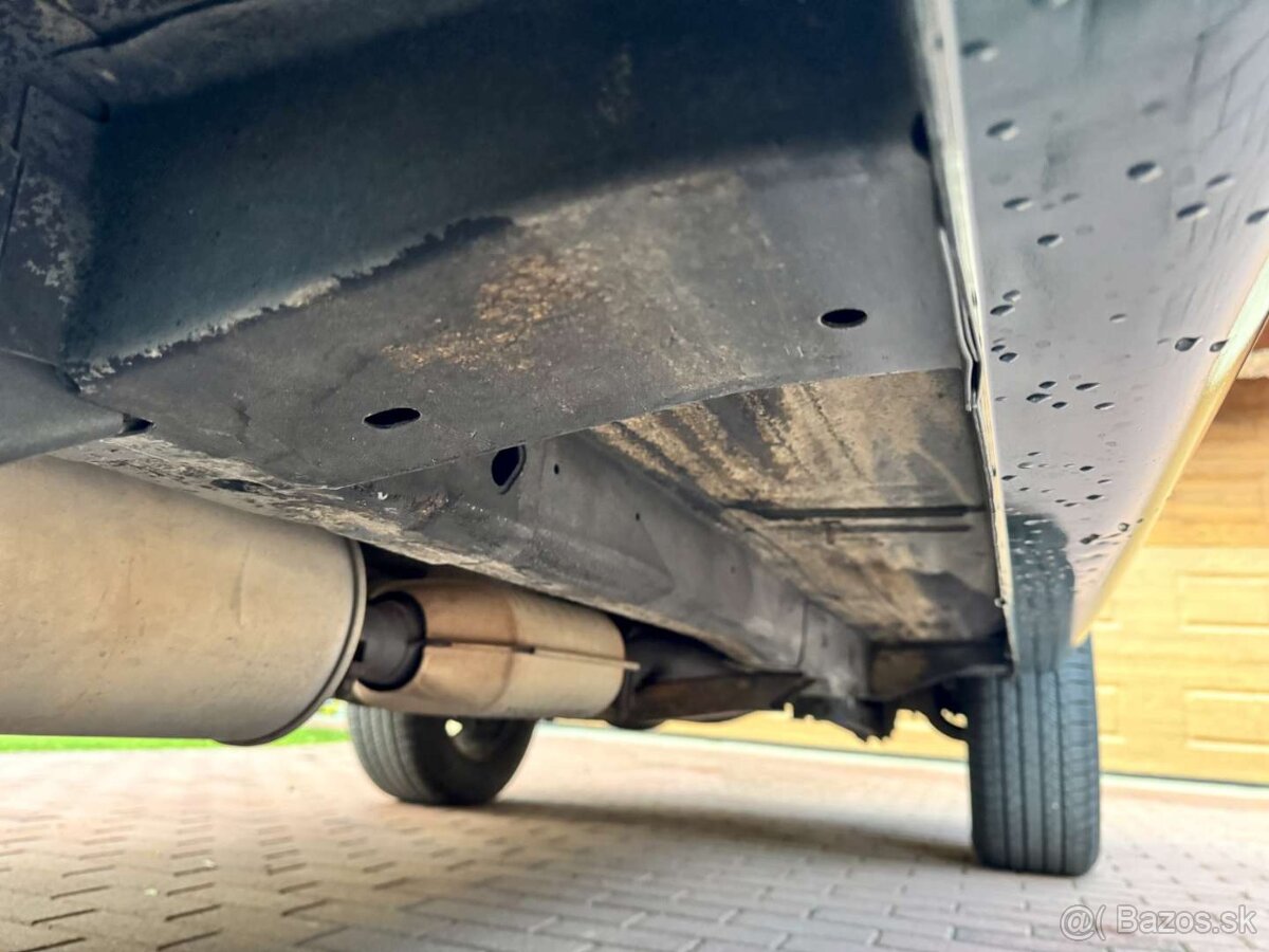 JEEP GRAND CHEROKEE 5,2i - 16