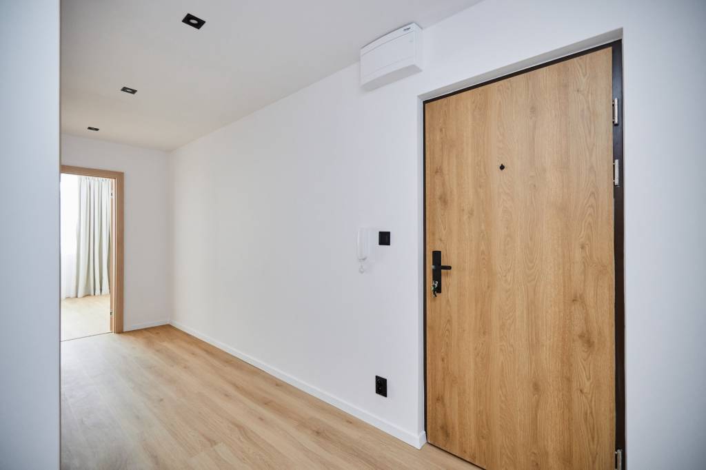 NA PREDAJ,4-izbový byt Košice - Západ - Michalovská ul. - 16