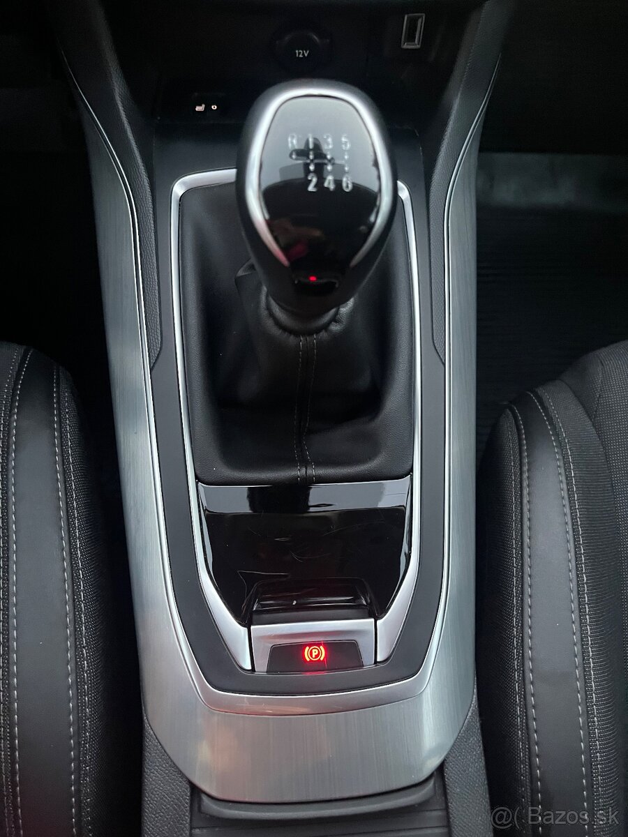 Peugeot 308,1.5 Blue HDi-96kw, rok 2020 - 16