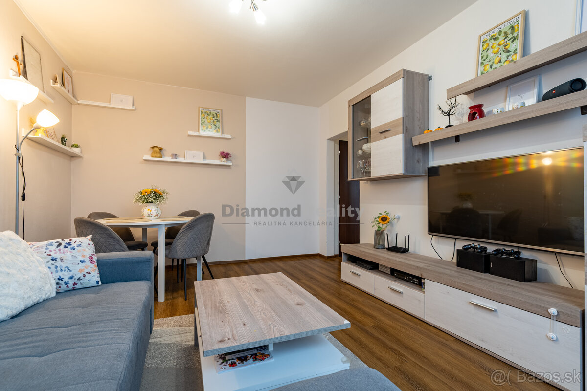 NA PREDAJ KRÁSNY 3 IZBOVÝ BYT S VÝHĽADOM NA MESTO | 64m2 + L - 16