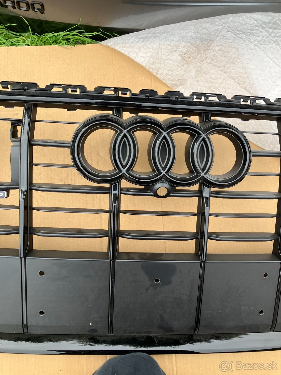 maska mrizka grill audi q7 20- cerna - 16