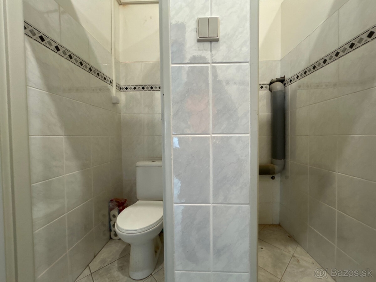 Na prenájom MODERNÁ prevádzková budova 1300m2 15min.od NZ - 16