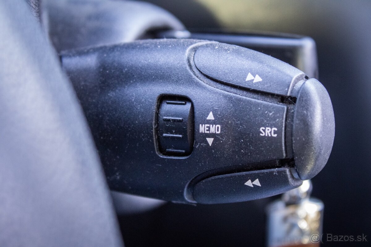 Peugeot 3008 1.6 VTi Anniversary Pack 88kW - 16