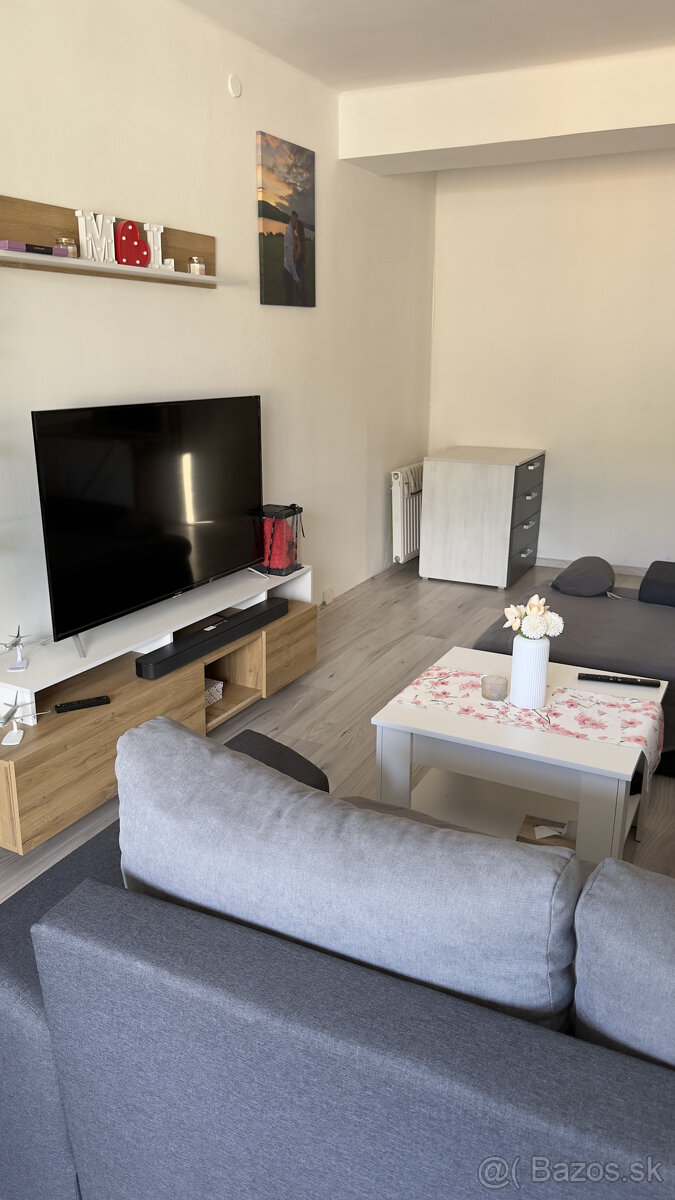 ===NA PREDAJ=== slnečný 2i byt VALASKÁ, UL. HRONSKÁ - 16