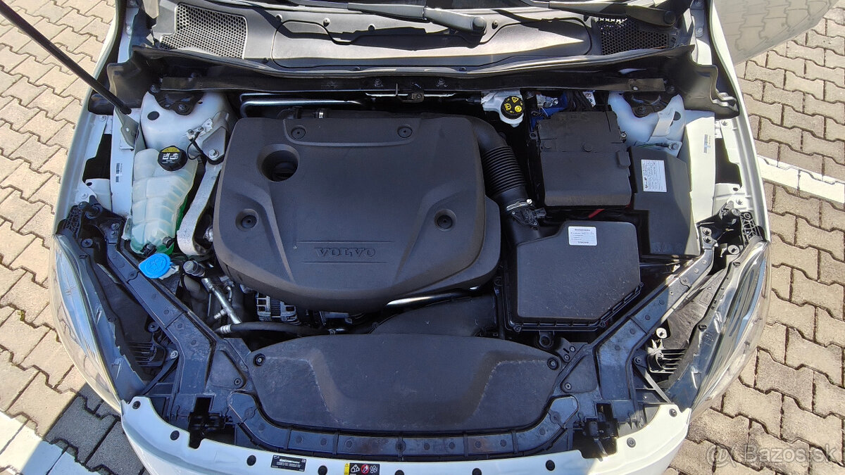 Volvo V40 Cross Country D3....odpočet DPH - 16
