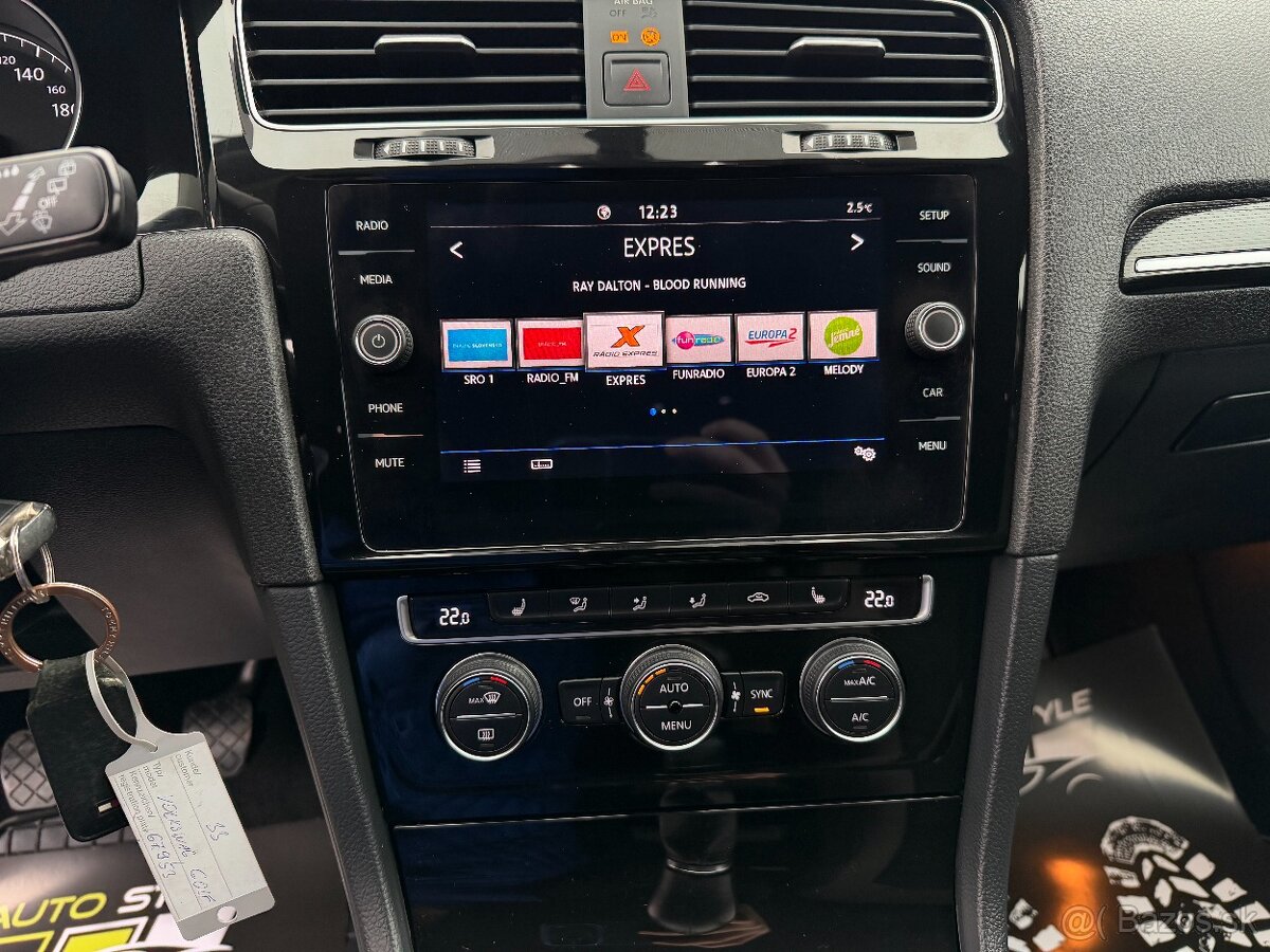 Volkswagen Golf Variant 2.0 TDI Highline - 16