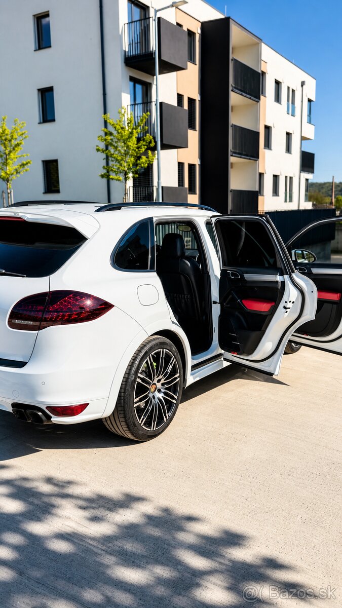 Porsche Cayenne 3.0 - 16