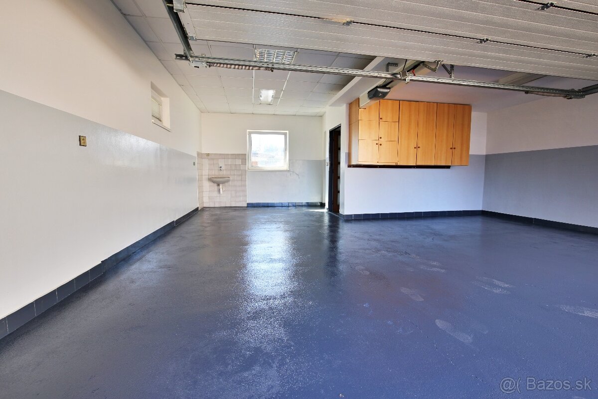 Dvojgeneračný rodinný dom v centre Malinova - 16