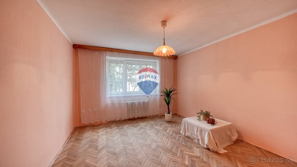 Priestranný 3-izbový byt v centre Piešťan - 16