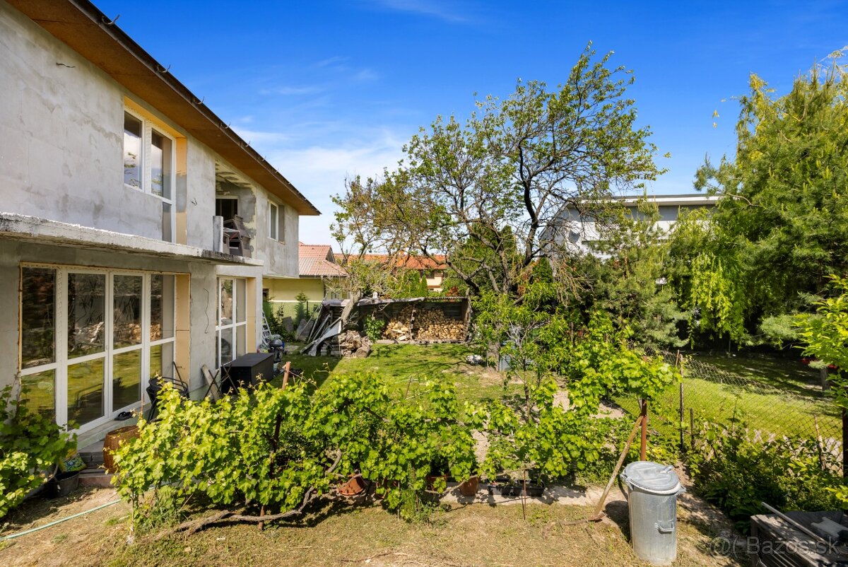 Na predaj 6 izbový RD v centre Dunajskej Lužnej - 16