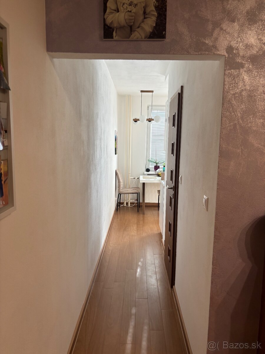 Veľkometrážny 2izbový byt Chrenová - 16