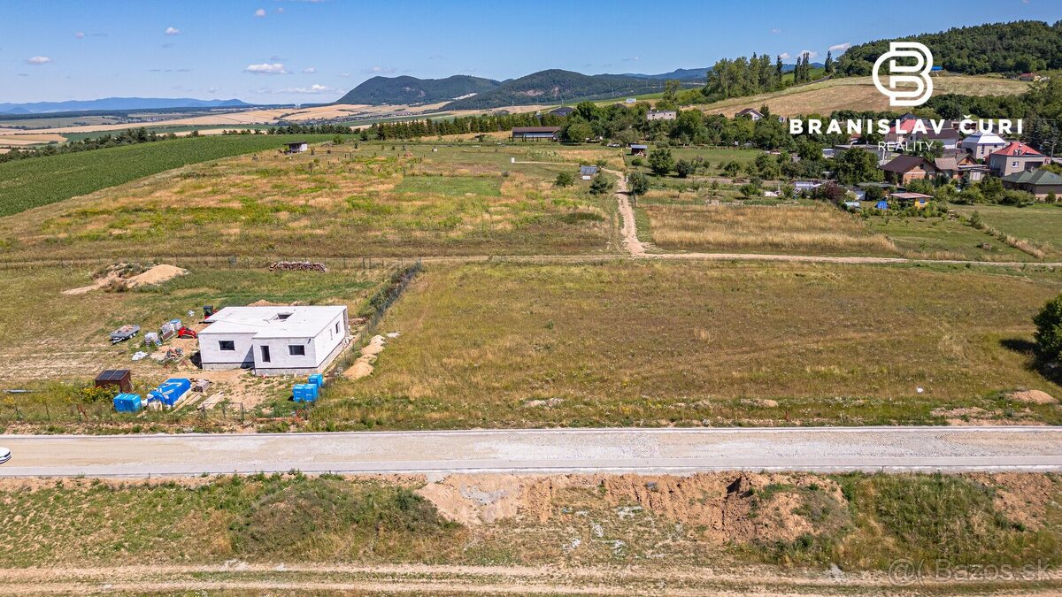 Nová cena. Predaj, stavebný pozemok, rozloha 1032 m2, obec P - 16