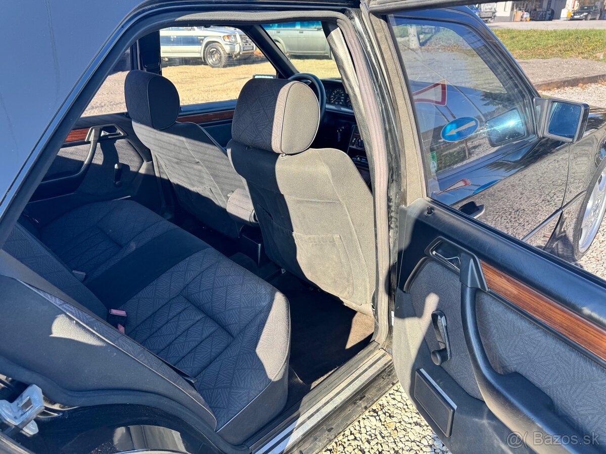 Mercedes w124 E trieda - 16