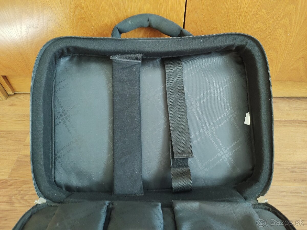 {22} Tašky na notebook - 16