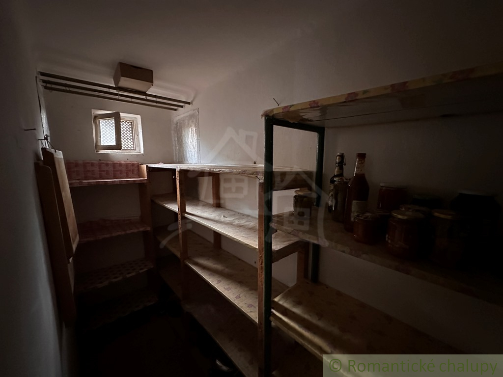 Predaj dlhého vidieckeho domu v Andovciach – pokojná lokal - 16