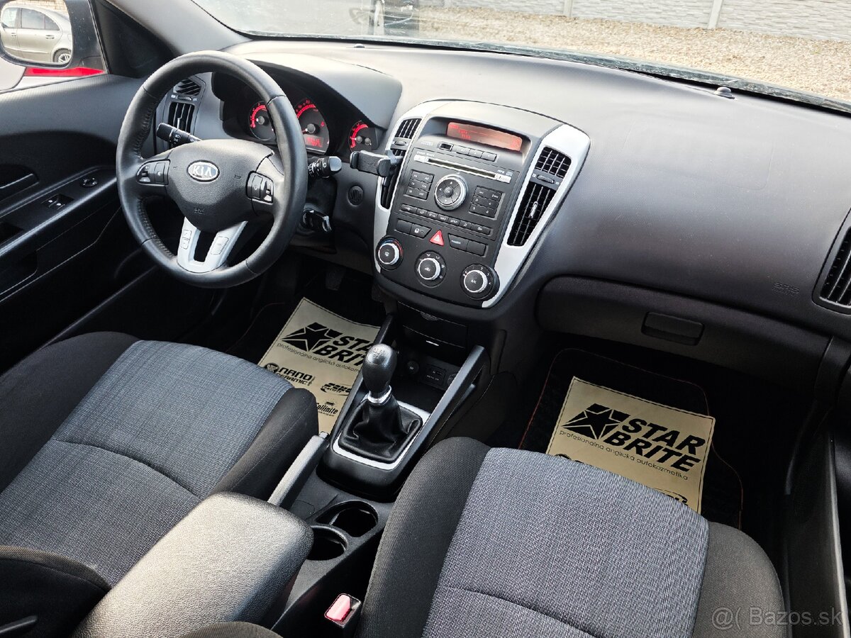 Kia Ceed • 1.4 CVVT • Facelift • mod. 2011 • Veľký Servis - 16
