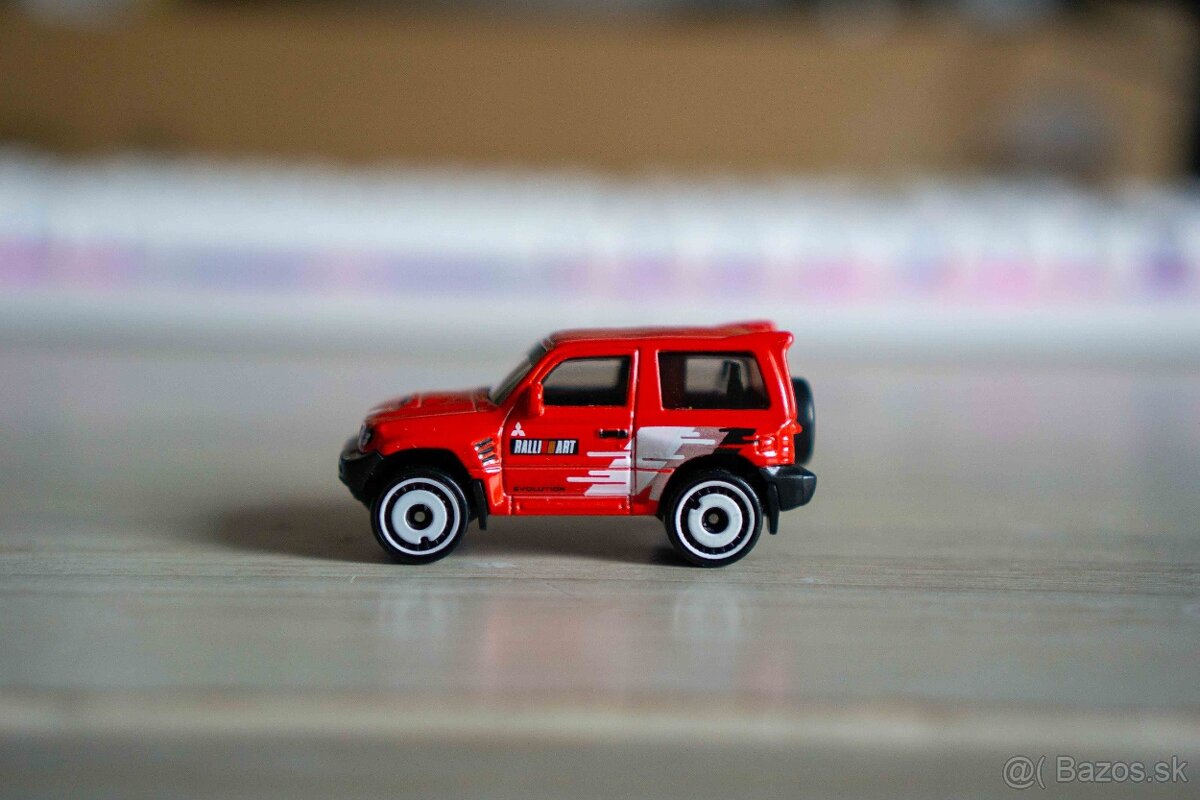 Rozbalene HotWheel autíčka - 16