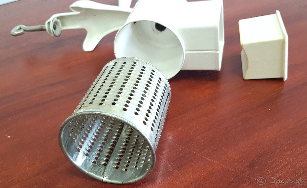 Mlynčeky-na orechy,mäso 2ks - 16