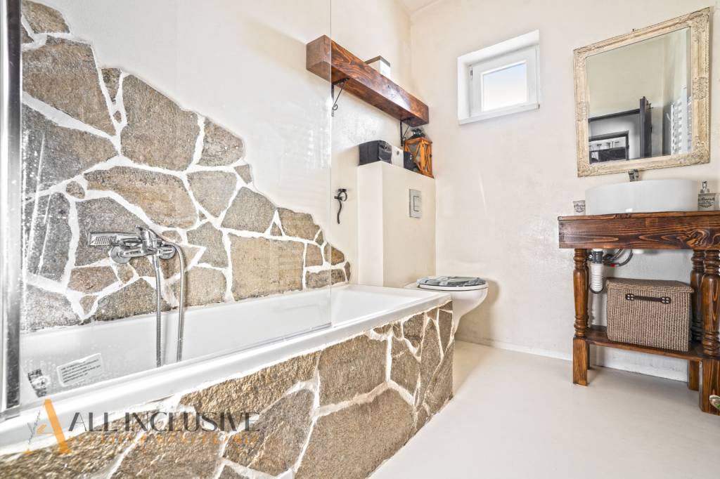 ALL INCLUSIVE | NA PREDAJ POSCHODOVÝ 5-IZBOVÝ RODINNÝ DOM, V - 16