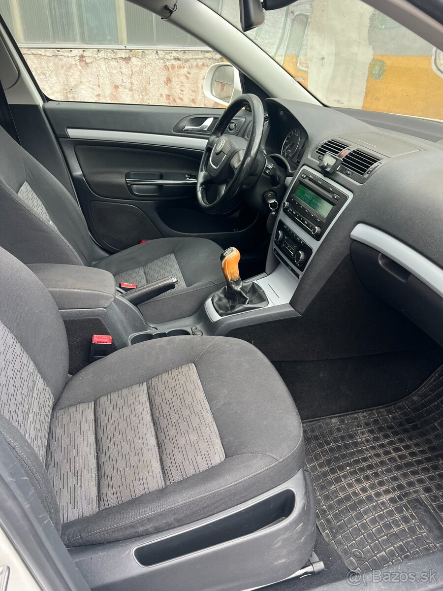 Škoda Octavia Combi 2011 1.6 TDI CR 77KW - 16