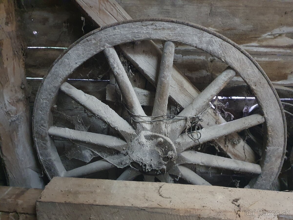 Predam 103 ročné drevene oje z voza z s kovanim z roku 1922. - 16