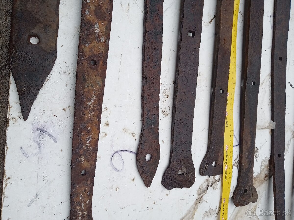 Staré pánty kus 3e - 16