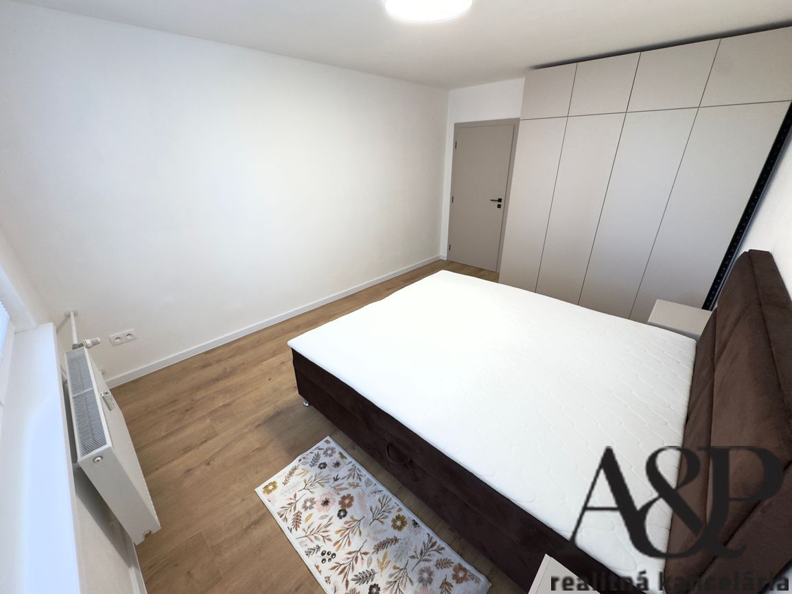 LUXUSNÝ 3 IZBOVÝ BYT V CENTRE MESTA, 68M2, NÁM. OSLOBODENIA, - 16