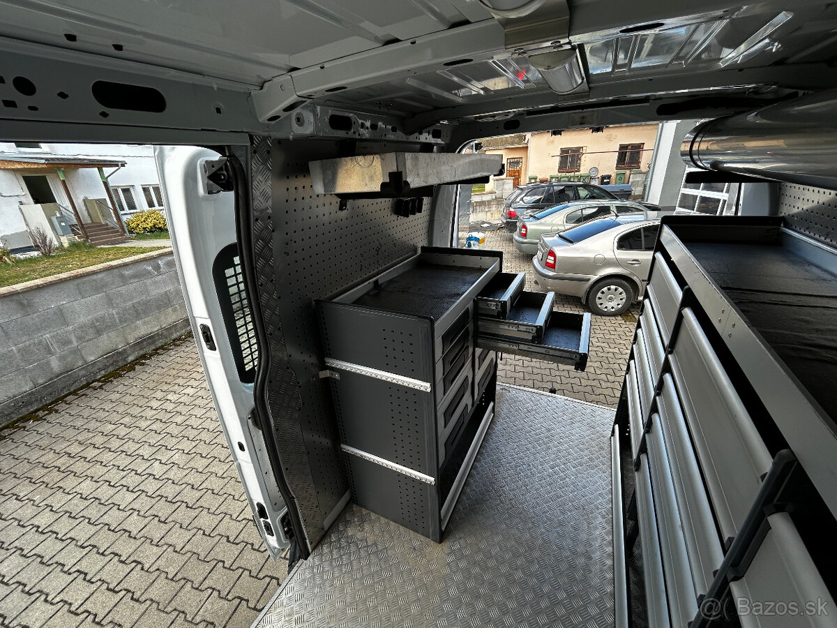 Renault Master 2.3 - regálový systém BOTT + žeriav, DPH - 16