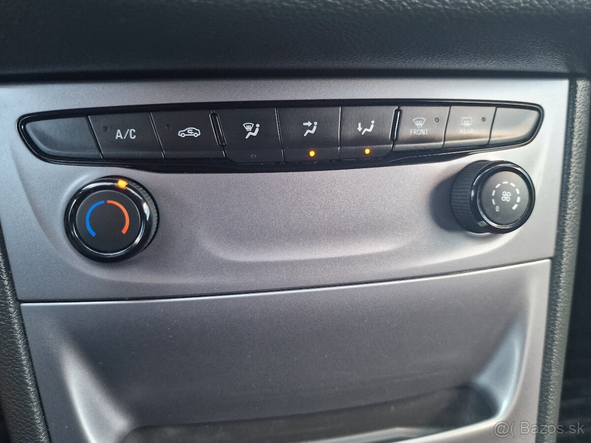 Opel Astra 1.4i Selection 74kW 5dv M5 SR voz - 16