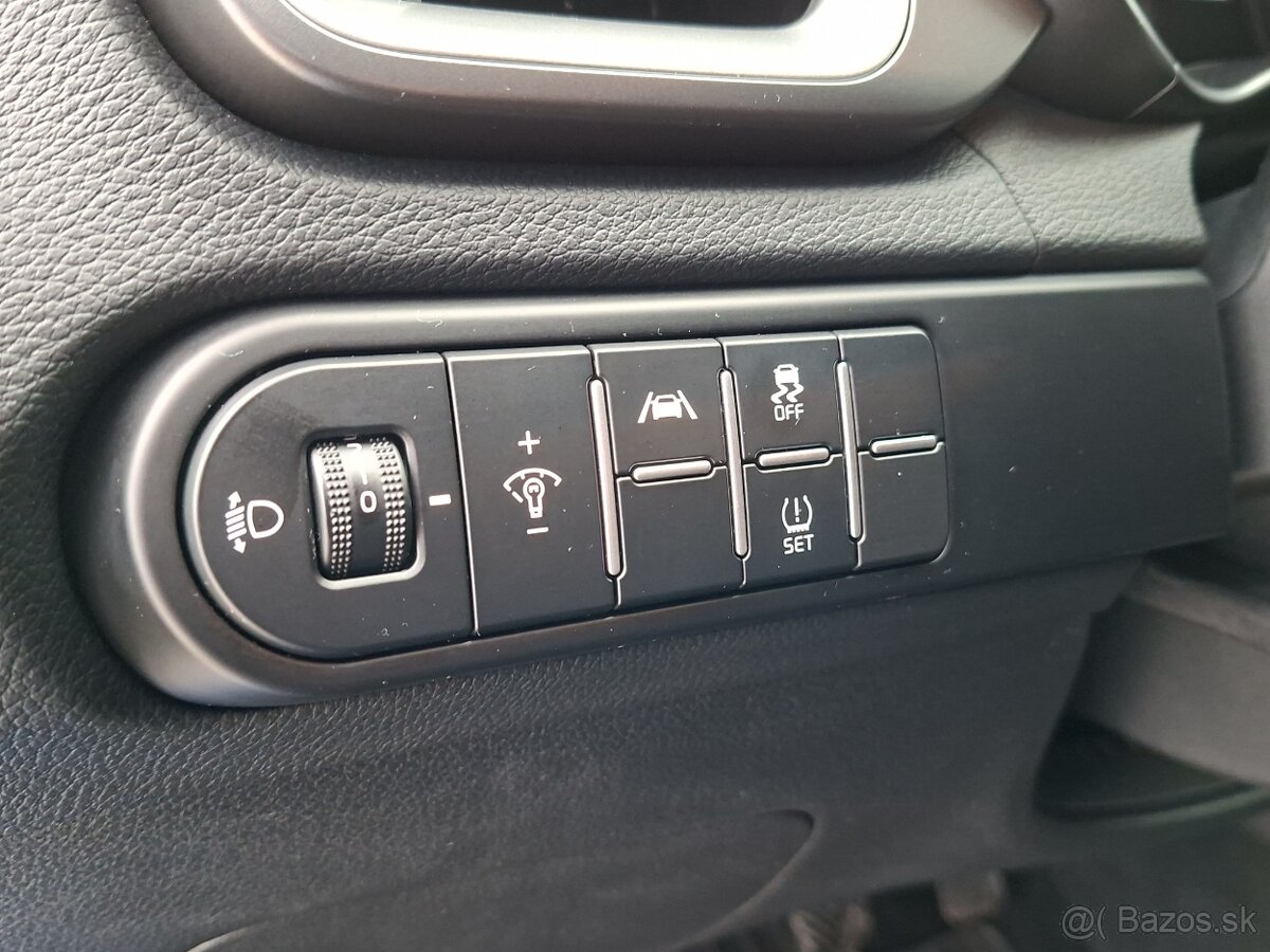 Kia CEED 1,5 T-GDi M6 SILVER PACK103kW/140k - 16