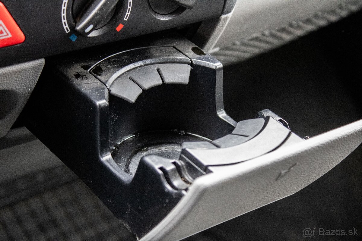 Volkswagen Transporter T5 Shuttle 2.5TDI 96kW 7-miestne - 16