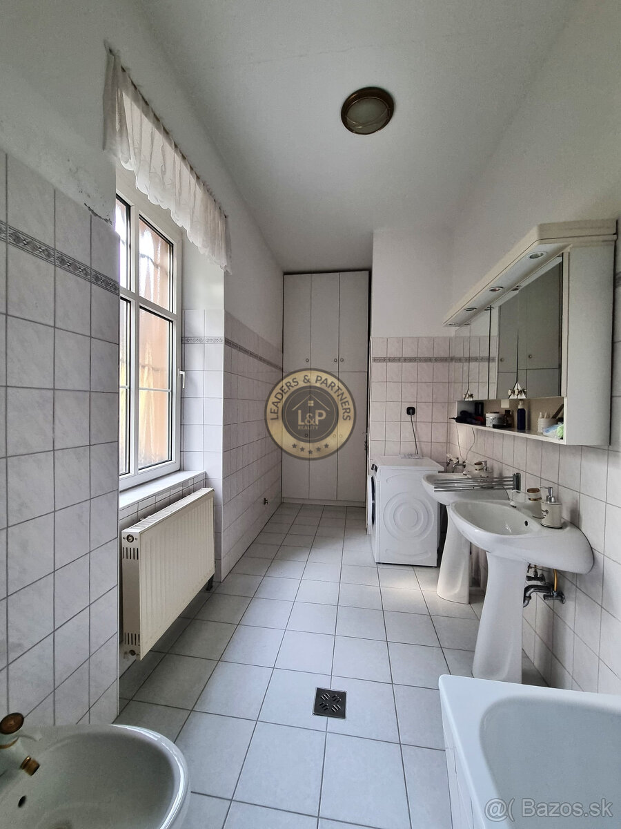 PREDAJ rodinný dom na rozsiahlom pozemku Mosonmagyaróvár - 16