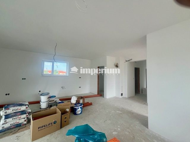 Na predaj 4 izbový bungalov v stave holodomu - obec Kyselica - 16