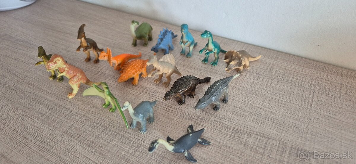 DINOSAURY – rôzne figúrky (menšie, väčšie) - 16