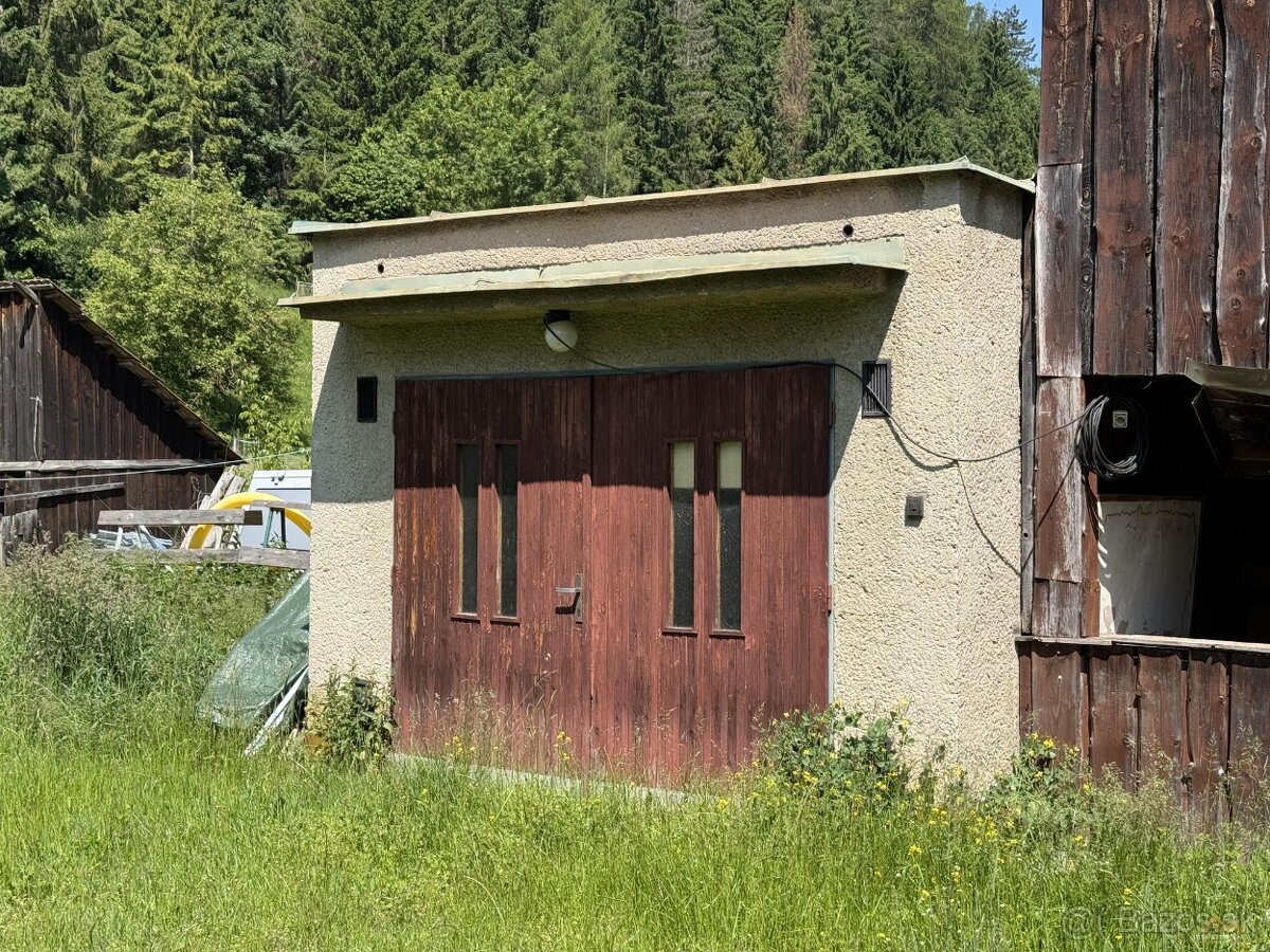 Priestranný rodinný dom v Ludrovej pri Ružomberku - 16