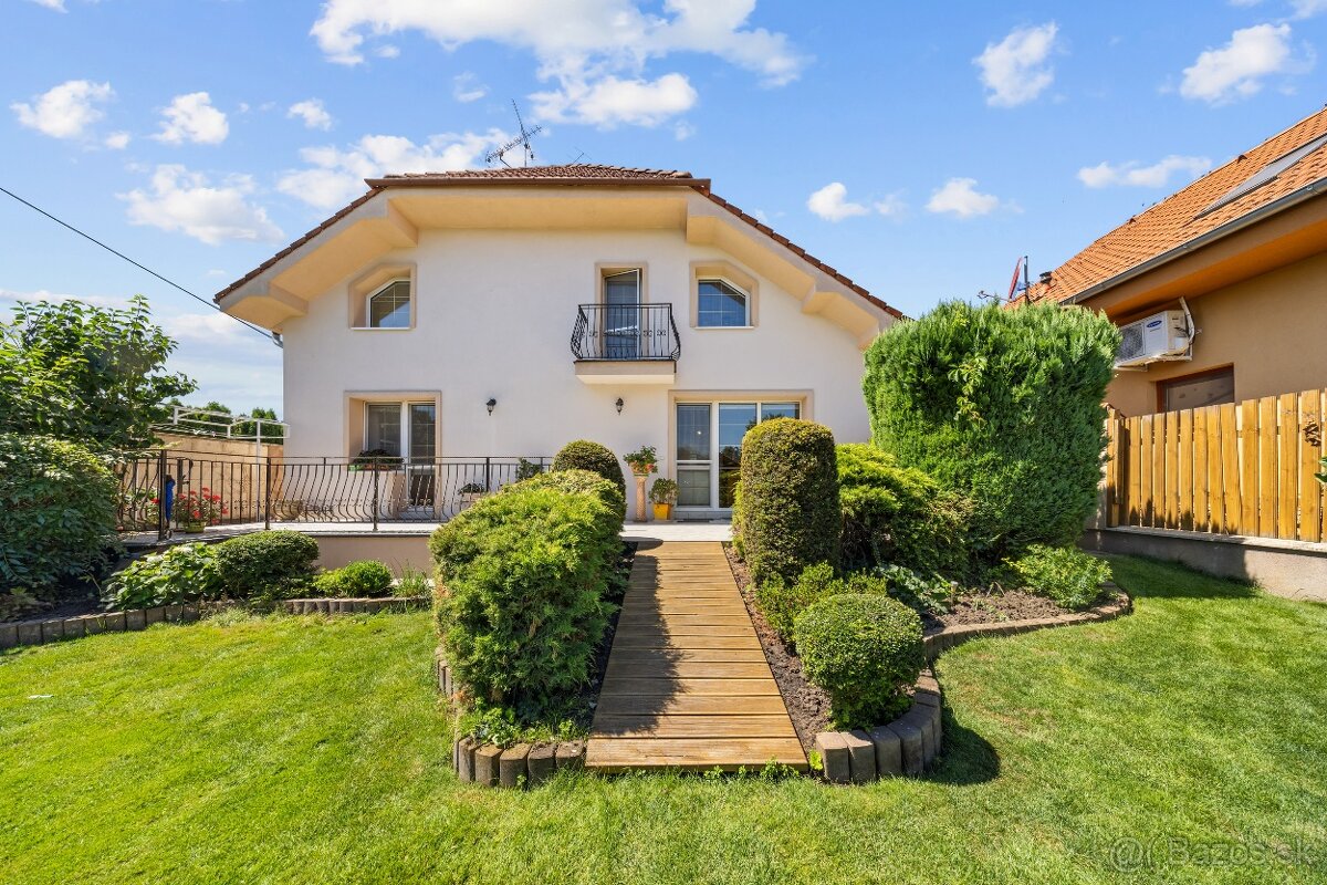 Ponúkame na predaj krásny rodinný dom v Malackách. - 16