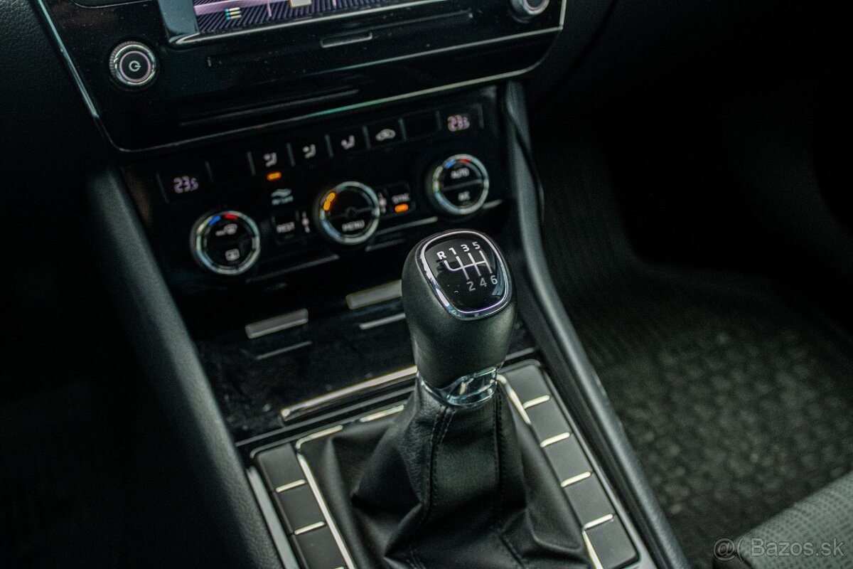 Škoda Superb 2.0 TDI Ambition - 16