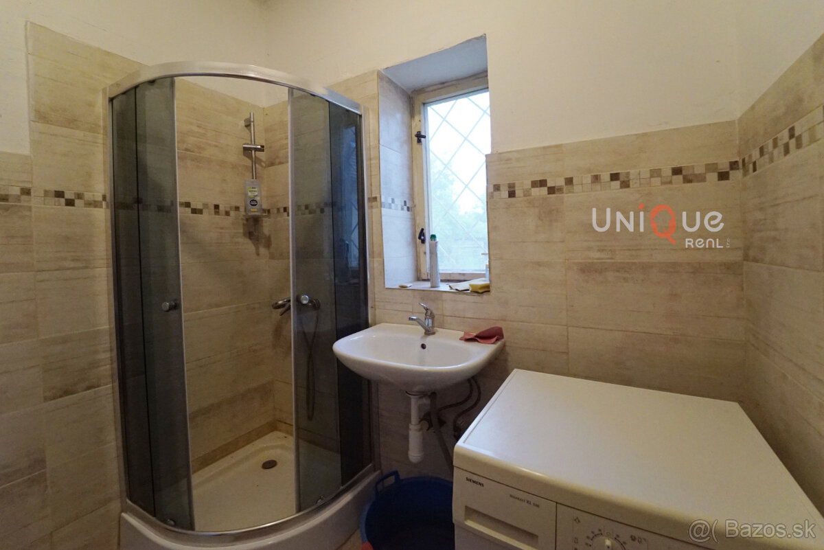 Na predaj: Vidiecka usadlosť pri Veľkom Mederi – 1ha, dom - 16