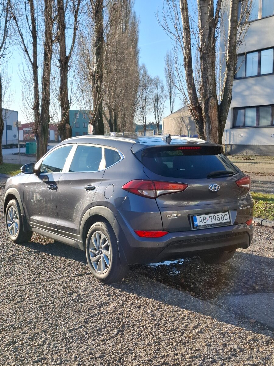 Hyundai Tucson 1.6 benzin 97kw - 16