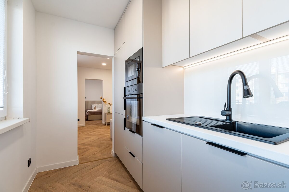 Na predaj pekný 3-izbový byt po rekonštrukcii, ulica Výstaby - 16