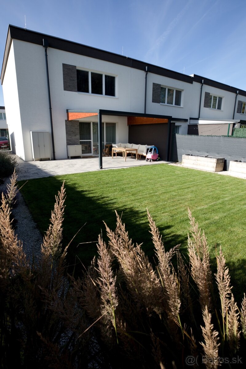 ZNÍŽENÁ CENA Predaj 4 izbový rodinný dom nedaleko Piešťan - 16