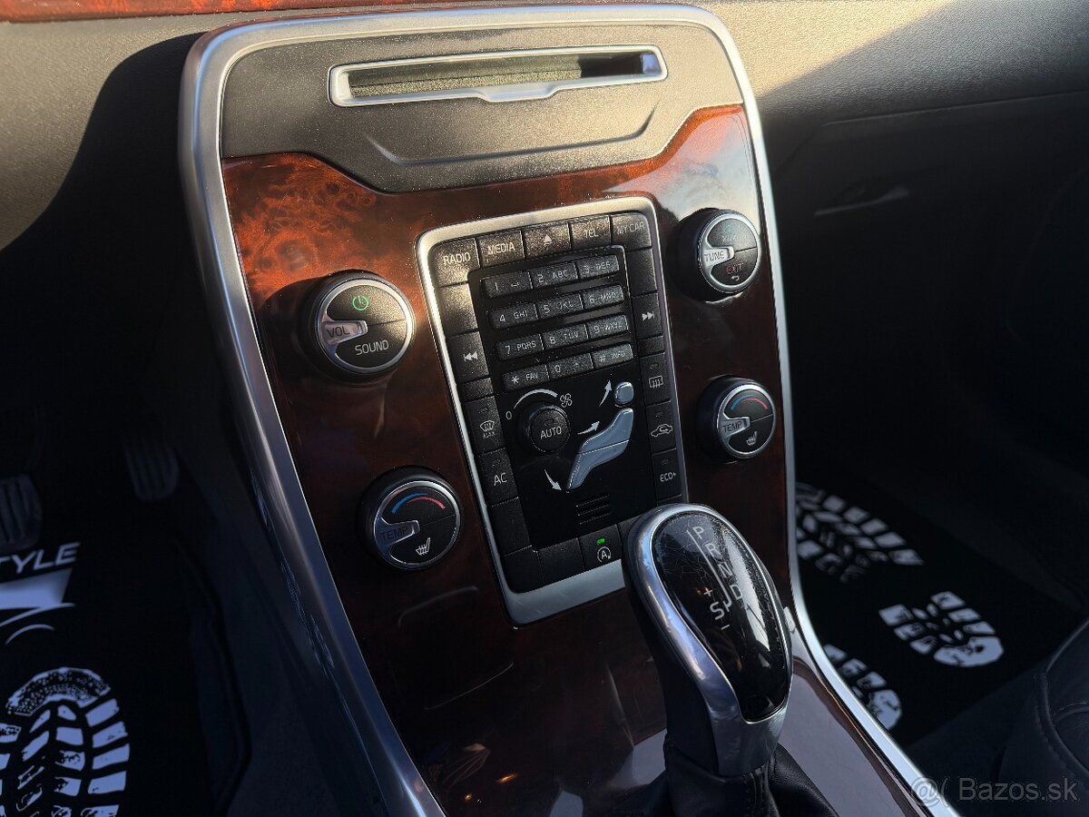 Volvo V70 D4 2.0 Drive-E Summum Geartronic - 16