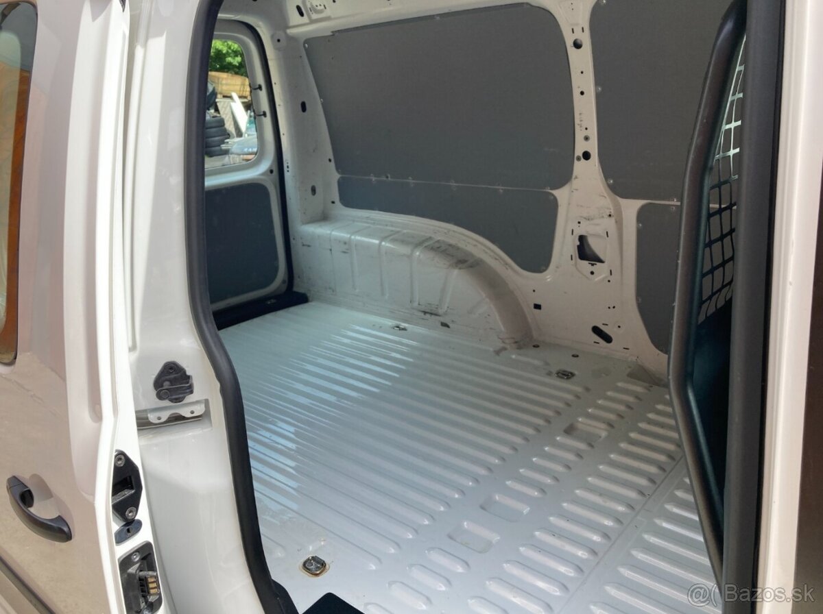 VOLKSWAGEN CADDY MAXI 2,0TDi VAN -DPH - 16